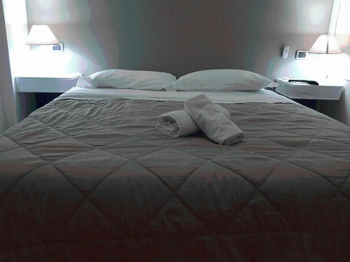 Rooms2Rent Reggio Calabria 0*,  Italy